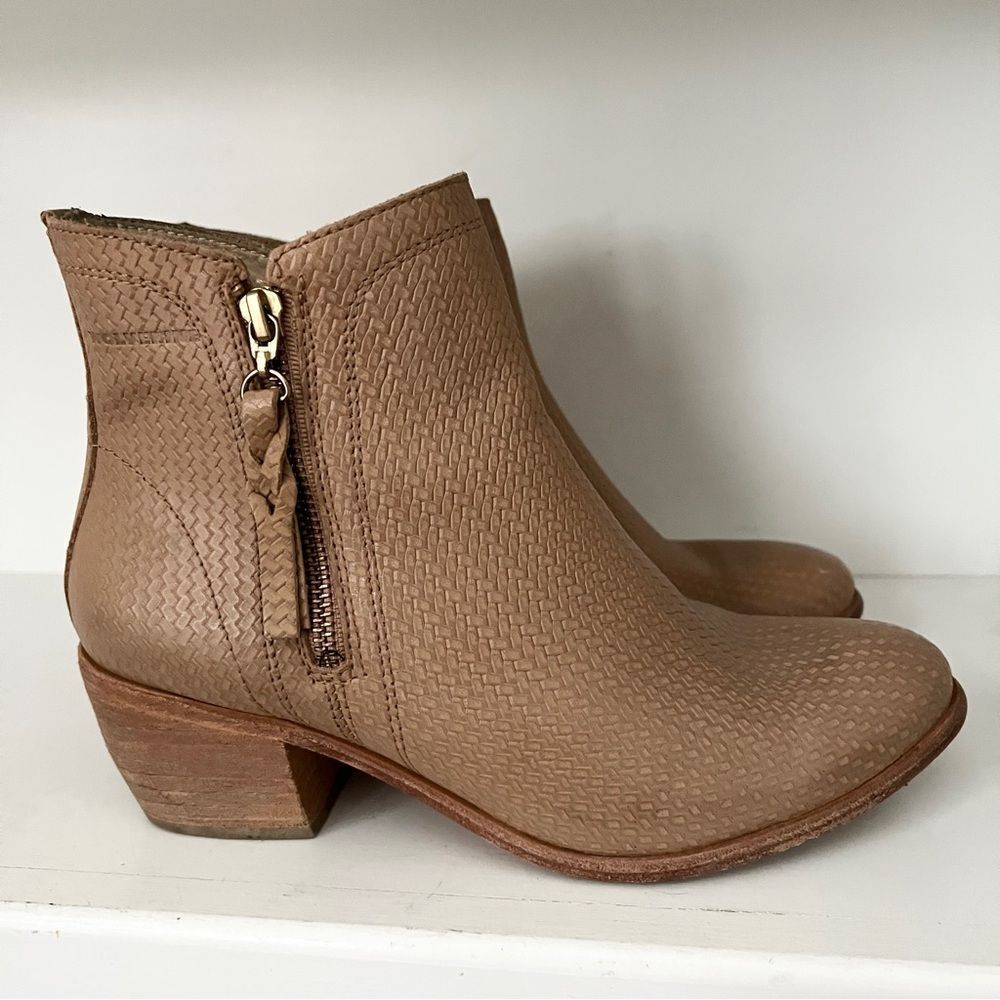 Wolverine Ella Side Zip Bootie Size 9.5 Tan Leather Woven